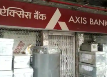 शेयर बाजार ने गंवाई शुरुआती बढ़त, सेंसेक्स 273 अंक टूटा, Axis बैंक के स्टॉक में गिरावट