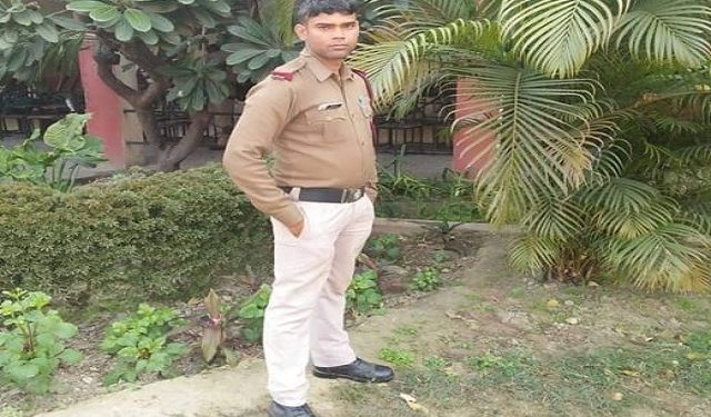 रेलवे स्टेशन पर RPF जवान ने सर्विस राइफल से खुद को मारी गोली, यात्रियों में मची अफरा-तफरी