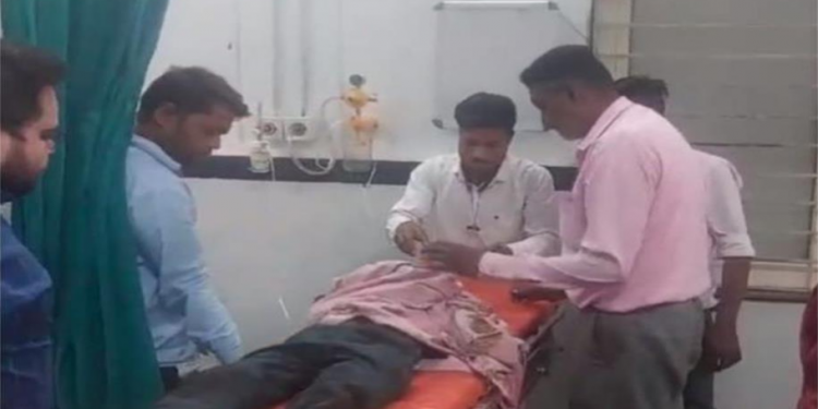 चोरी करने घर में घुसे पड़ोसी ने 12 साल के बच्चे पर किया हमला , 26 बार चाकू मारे , हालत गंभीर ग्वालियर रेफर…