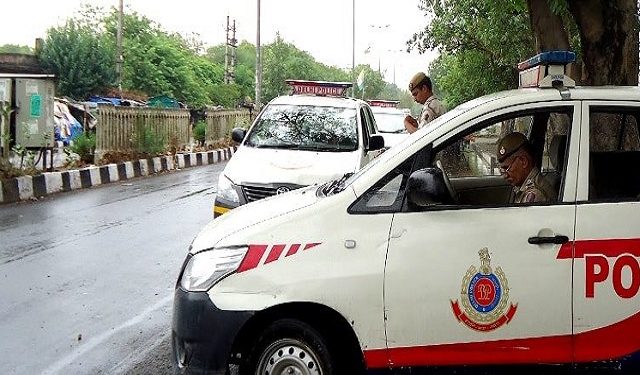 दिल्ली में दिनदहाड़े ASI की गोली मारकर हत्या, हमलावर ने खुद भी कर लिया सुसाइड