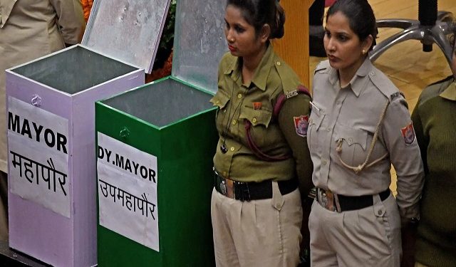 दिल्ली में टले मेयर के लिए चुनाव, LG ने बताई यह वजह