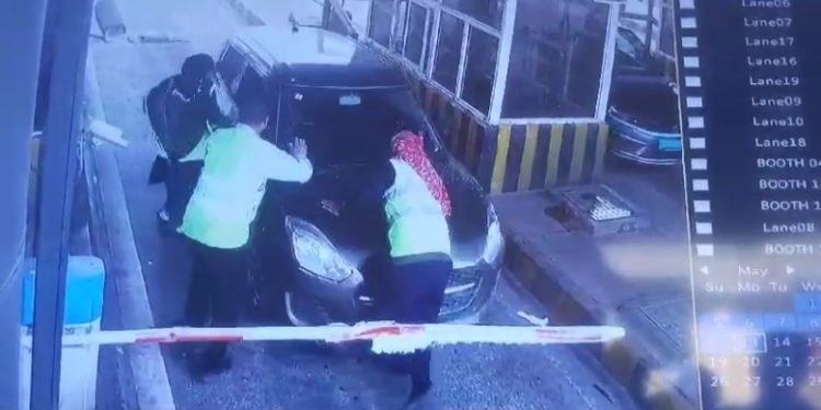 टोल शुल्क मांगने पर महिला कर्मचारी पर चढ़ाई कार, हालत गंभीर…घटना CCTV में कैद