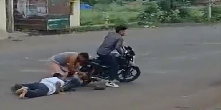 विदिशा में ज्वेलरी शॉप में लूट, पीछा कर लोगों ने एक बदमाश को पकड़ा