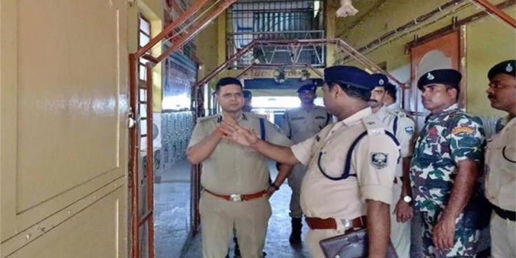 गया में माइक्रोफाइनेंस कंपनी के कार्यालय में डकैती, शोर मचाने पर लुटेरों ने 3 लोगों को मारी गोली