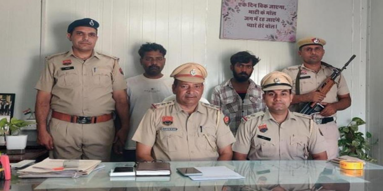 जमीनी विवाद में लुटेरे बाप-बेटे ने कर दी थी पड़ोसी की हत्या, अब सलाखों के पीछे पहुंचे दोनों