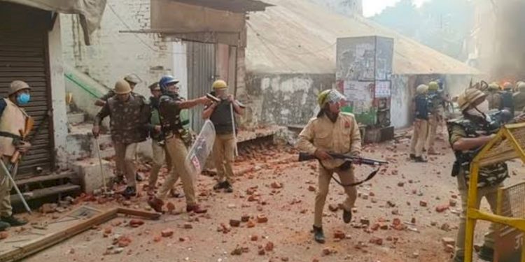 संभल हिंसा में 5 मौतों के बाद प्रशासन का फैसला, जिले में 30 नवंबर तक ”बाहरी” लोगों के प्रवेश पर रोक