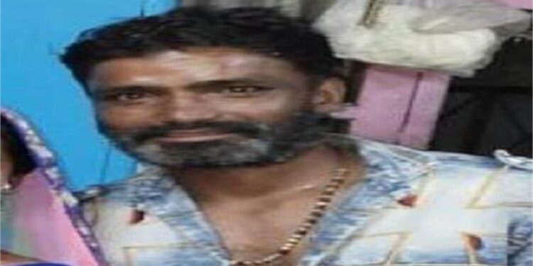 2 साडू भाइयों ने मिलकर 1 साडू को मौत के घाट उतारा, बीच सड़क तलवार से किया हमला