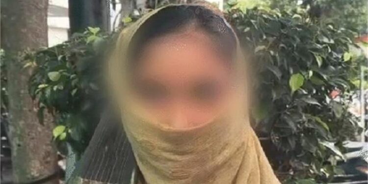 ‘मां ने रेप करवाया… 3 दिन तक बंधक बनाकर सौतेले भाई ने दरिंदगी की’,  मेरठ में नाबालिग बेटी का गंभीर आरोप,  खुद 7 लोगों से कर चुकी निकाह