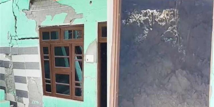 हरियाणा-हिमाचल बॉर्डर पर लैंडस्लाइड, मलबे में दबा घर, लोगों ने भागकर बचाई जान