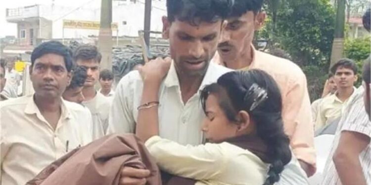 सिंगरौली: आकाशीय बिजली से छात्र की मौत, खेलते समय मैदान में गिरी बिजली, दो अन्य स्टूडेंट्स घायल